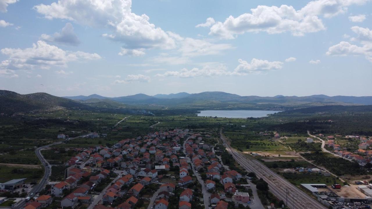 Hotel Apartman Palme à Šibenik Extérieur photo